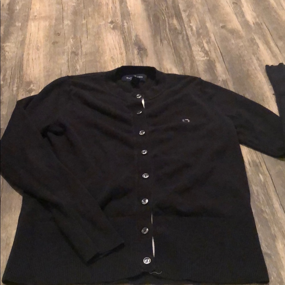 Chase uniform sweater